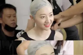 景甜在光头又素颜的情况下都能美的发光诶图片