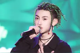 小鬼王琳凯又酷又拽舞台照小合集图片