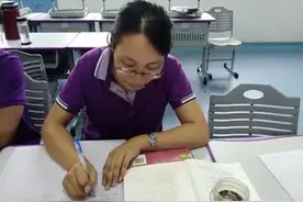 各科老师“办公桌对比图”，科目属性明显，体育老师是一股清流图片