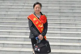 鹿邑真源医院妇产科主任陈绍英荣获周口市五一劳动模范称号图片