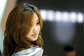 小说：穷小伙当拳击陪练，被打的鼻青脸肿，只为1800块图片