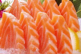 吃货主播们生吃各种美食，刺身、牛肉、海鲜，你能接受哪一种？图片