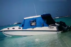 太心疼！船难中，妈妈用母乳救下孩子，自己喝尿维生，临终前一幕让人泪奔图片