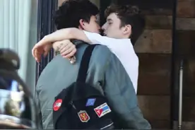 戳爷 布布 Troye Sivan和Jacob没分手辟谣了准备ts3新专辑而已图片