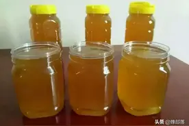 蜂蜜好不好，不开瓶盖就可以判断，告诉你一个方法，少花冤枉钱图片