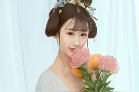 少女的祈祷 轻古风写真图片