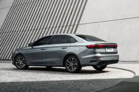 月销近两万台，A级轿车总榜前三，吉利帝豪凭什么卖这么好？图片