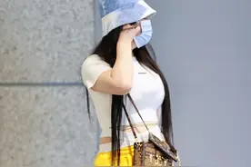 邹市明老婆真任性，身材走样还要穿“绷带装”，腰被勒得看不下去图片