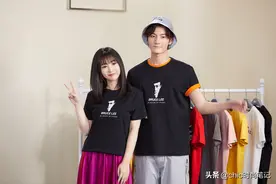 柳岩和林更新同时穿海澜之家的李小龙系列T恤，谁穿的更潮范十足图片