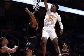 体测纵跳1.22米，打破NBA纪录！手持7号签的勇士，会选他吗？图片