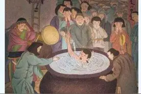 《呼兰河传》：小媳妇被投入滚烫的水里，狂喊救命，众人冷眼旁观图片