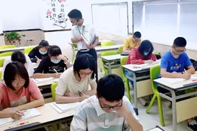 随着教培机构大裁员，从业者曝行业阴暗面图片