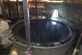 到眉县汤峪泡了个温泉，我想说，这真的不就是个露天大澡堂子吗图片