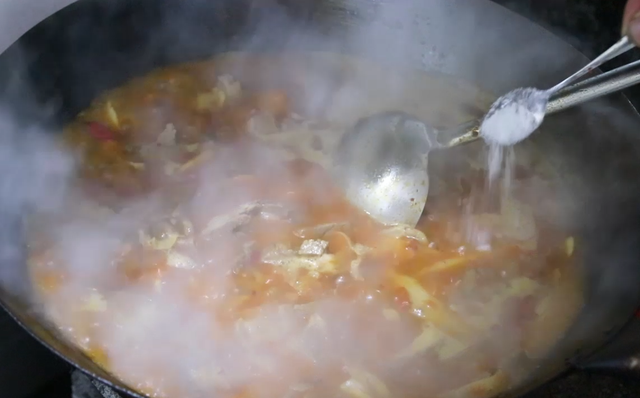 羊肉这样吃才叫爽，配方和诀窍都教给你，羊肉不膻不腻，好吃过瘾