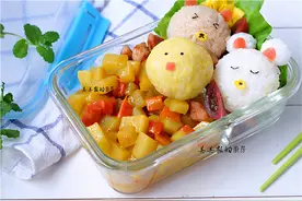 高中小伙晒妈妈牌“爱心便当”，笑翻校友：是亲妈干的事图片