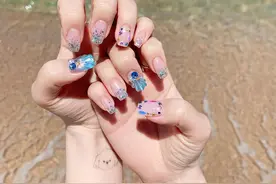 「Bling美甲」30款夏日水晶美甲，化身精致水晶女孩的秘密图片