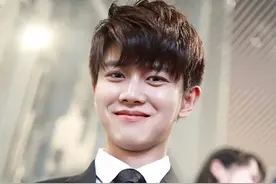 任嘉伦411生日快乐~未来的路继续加油 走更远的路，攀更高的峰！图片