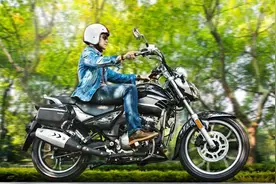 给70后推荐一款万元级别的摩托车图片