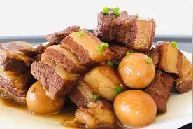 农家红烧肉的传统做法，入口即化，肥而不腻，一上桌汤汁都不剩图片