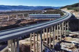 试通车！云南迪庆藏族自治州首条高速公路建设完成图片