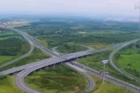 我国已建成城市公园约1.8万个图片