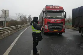 ​云南发布寒潮黄色预警 多条高速部分路段实施交通管制图片