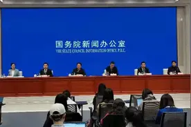 民政部：全国2004万建档立卡贫困人口纳入低保或特困人员救助供养范围图片