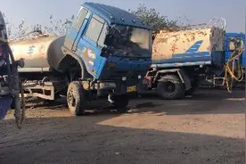 西安多辆洒水车套牌 竟然还有“三胞胎”……图片