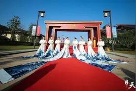 世外桃源里 心归天屿湖图片