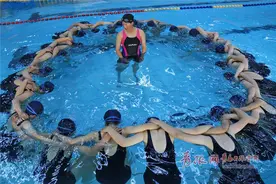 海军某训练基地新兵营探访 铿锵玫瑰这样训练图片