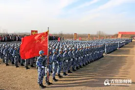 从这里走向战场！实拍海军新兵入伍训练结业实战演练图片