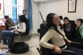 2019空军招收女飞行员在川启动 复检高中女生挑战约120道体检“关卡”视频封面