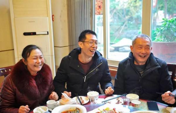 5岁半儿子被拐31年后终找到，父亲韩峰：“只要见他，知道他好，我就满足了”