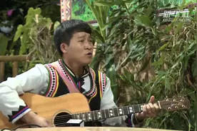 拉祜族小伙有一个音乐梦