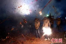 民俗活动“炸佛”福建永春上演图片