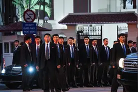 身高190年轻又帅气！金正恩保镖很惹眼，能去河内的都是高手