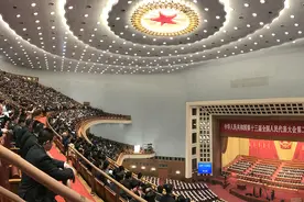 李克强：养老金最低标准提高18元，退役军人也有这些福利视频封面