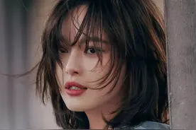 造型发饰花样多，瘦脸减龄它都行图片