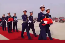 四位临沂籍烈士返乡，数万群众自发迎接视频封面
