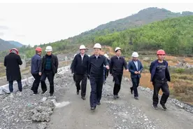 【今日关注】曾永涛到镇宁简嘎调研脱贫攻坚工作时强调坚决打好打赢极贫乡镇脱贫攻坚战 为镇宁如期实现脱贫摘帽作出贡献图片