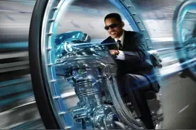 【紫牛新闻】高手在民间！机械工小伙造出科幻电影里独轮摩托视频封面