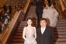 《追龙2》女主邱意浓首登金像奖 红毯造型吸睛满分图片