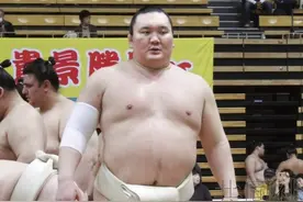 日本相扑横纲力士白鹏申请脱离蒙古籍，欲加入日本籍图片