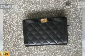 花上万代购名牌包，一年后才发现是假货！被套路的过程太扎心…图片