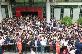 多部门联动保安全！武当山迎“五一”旅游高峰视频封面