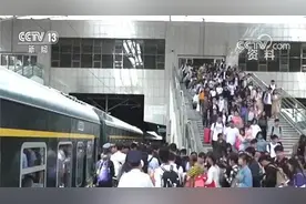 有票也上不了车！“买短乘长”致火车超载 多名持票乘客被退款图片