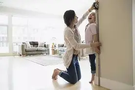 身高1米4，胸部微隆起，杭州7岁女孩性早熟！医生怀疑太爱吃这东西图片