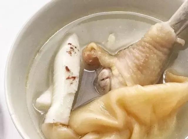 花胶炖鸡酒 花胶炖鸡可以放酒吗 花胶炖鸡酒 花胶炖鸡可以放酒吗