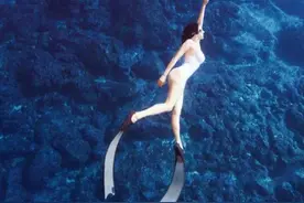 钟丽缇水下世界的照片，终于让大家懂了什么是女人图片