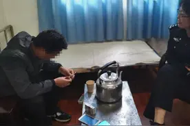 男子轻生前跟家人发信息告别 民警紧急救助挽回生命视频封面